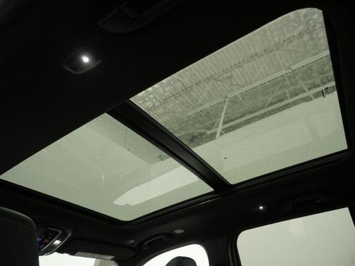 Bright White Clearcoat 2027 Jeep Grand Cherokee Limited