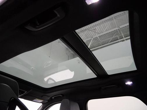 2022 Land Rover Range Rover Velar P250 S R-Dynamic