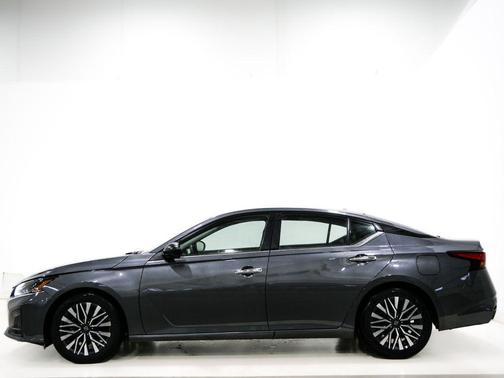 Gun Metallic 2025 Nissan Altima 2.5 SV