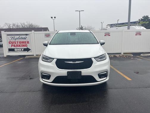 2023 Chrysler Pacifica Hybrid Touring L