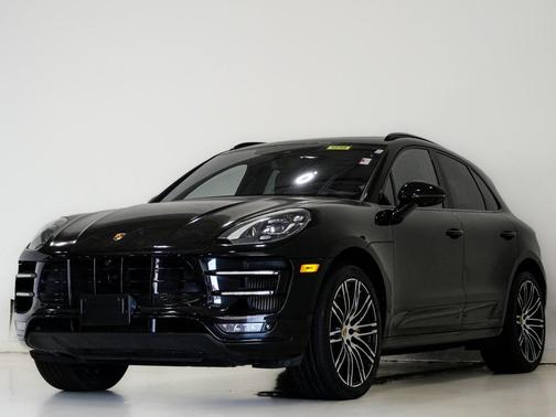2018 Porsche Macan Turbo w/Performance Package