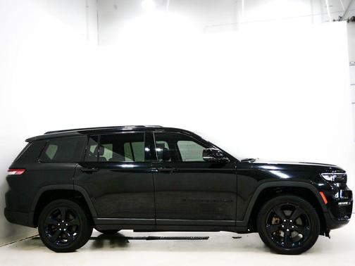 Diamond Black Crystal Pearlcoat 2023 Jeep Grand Cherokee L Limited