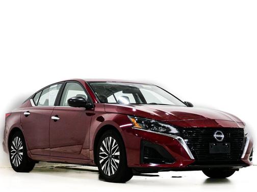 Scarlet Ember 2025 Nissan Altima 2.5 SV