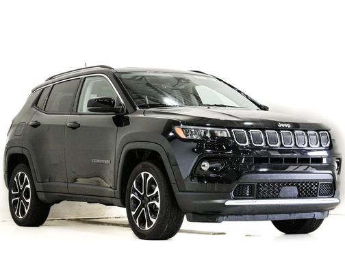 Diamond Black Crystal Pearlcoat 2022 Jeep Compass Limited
