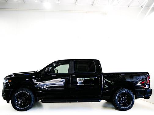 Diamond Black Crystal Pearlcoat 2026 RAM 1500 Warlock Crew Cab 4x4 5'7' Box