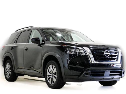 Super Black 2025 Nissan Pathfinder SV FWD