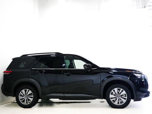 Super Black 2025 Nissan Pathfinder SV FWD
