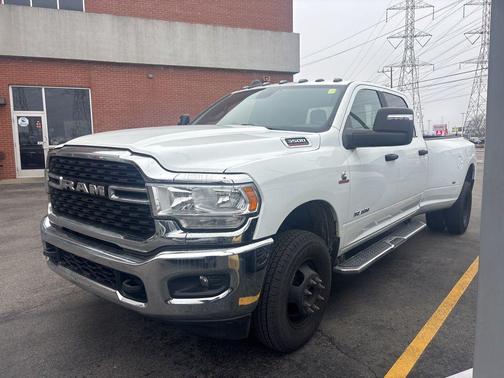 2024 RAM 3500 Big Horn Crew Cab 4x4 8' Box