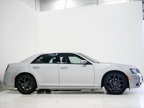 2022 Chrysler 300 S