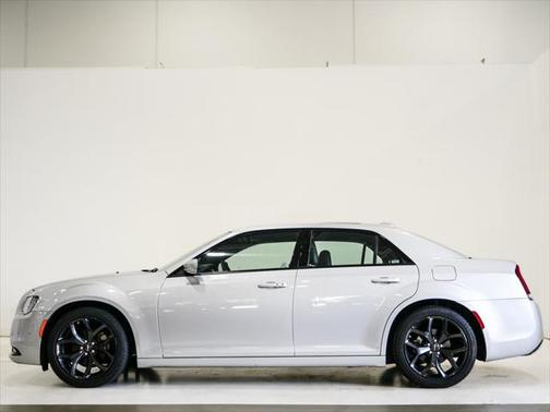 2022 Chrysler 300 S