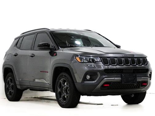 Diamond Black Crystal Pearlcoat 2023 Jeep Compass Trailhawk