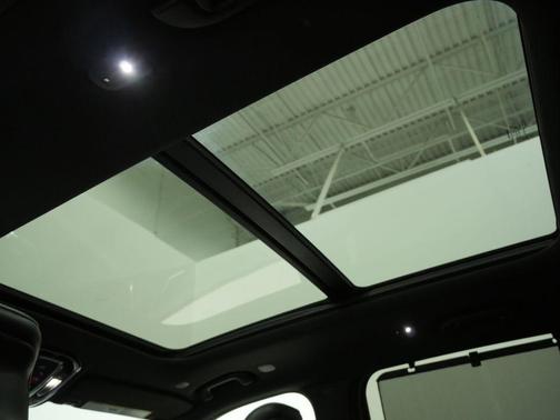 Diamond Black Crystal Pearlcoat 2022 Jeep Grand Cherokee Summit