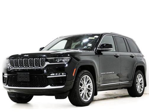 Diamond Black Crystal Pearlcoat 2022 Jeep Grand Cherokee Summit