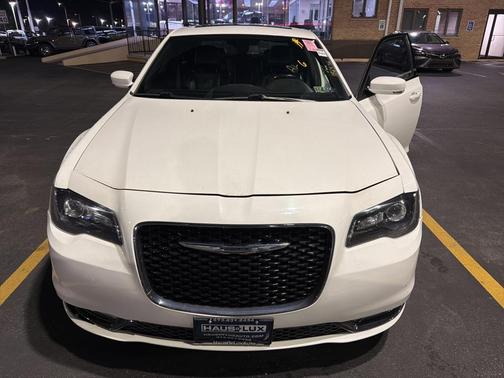 2018 Chrysler 300 S