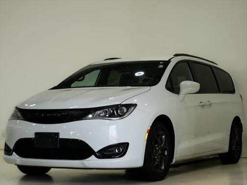 2018 Chrysler Pacifica Touring-L