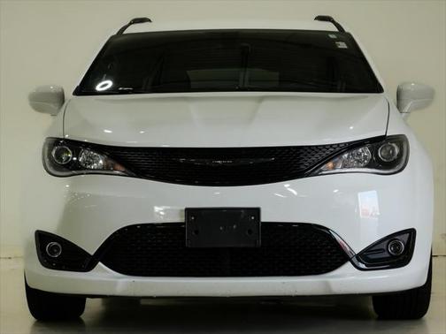 2018 Chrysler Pacifica Touring-L