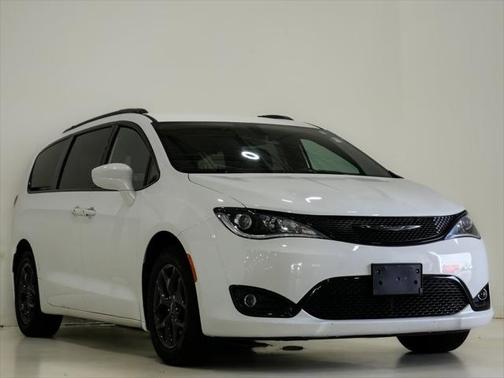 2018 Chrysler Pacifica Touring-L