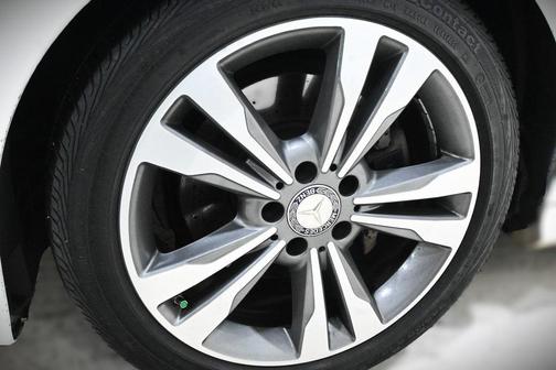 2016 Mercedes-Benz E-Class 4MATIC