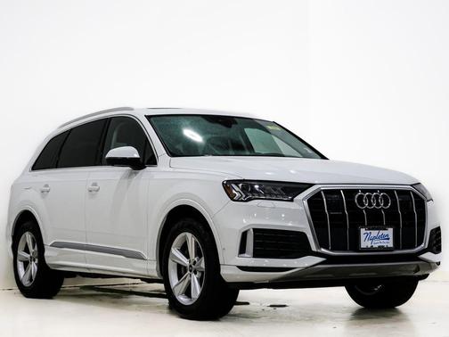 2024 Audi Q7 45 Premium Plus