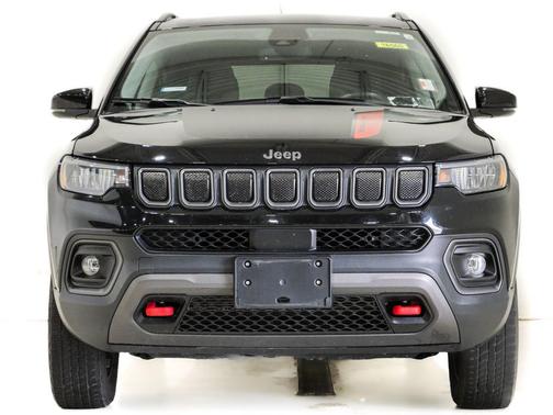 Diamond Black Crystal Pearlcoat 2022 Jeep Compass Trailhawk
