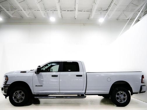 2024 RAM 2500 Big Horn Crew Cab 4x4 8' Box