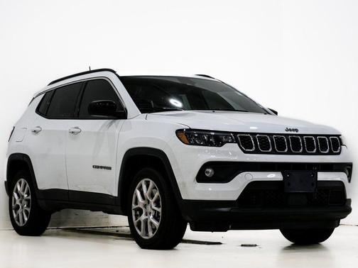 2024 Jeep Compass Latitude Lux