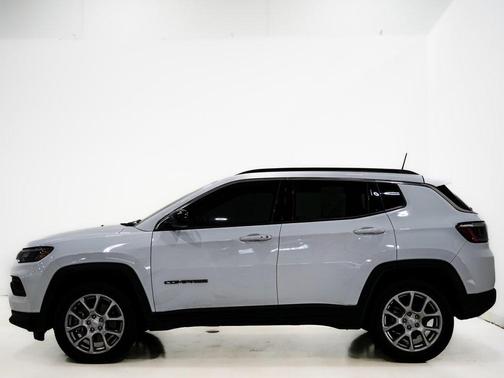 2024 Jeep Compass Latitude Lux