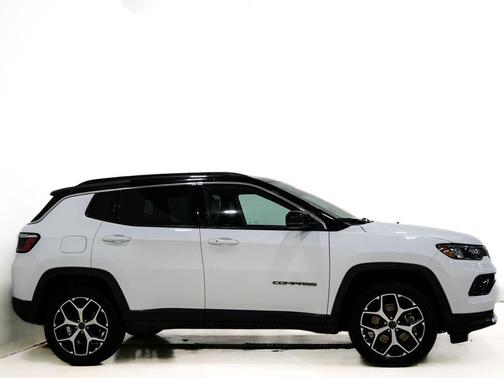 Bright White Clearcoat 2025 Jeep Compass Limited