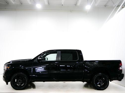 Diamond Black Crystal Pearlcoat 2021 RAM 1500 Big Horn/Lone Star