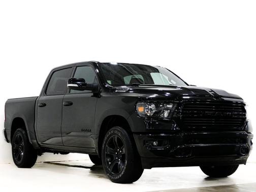 Diamond Black Crystal Pearlcoat 2021 RAM 1500 Big Horn/Lone Star