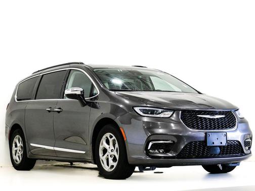 Granite Crystal Metallic Clearcoat 2023 Chrysler Pacifica Limited
