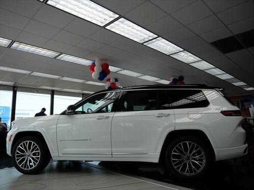 2025 Jeep Grand Cherokee L Summit Reserve