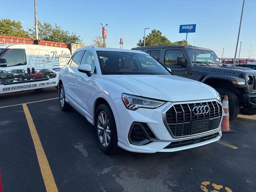2023 Audi Q3 Premium 45 TFSI S line quattro Tiptronic