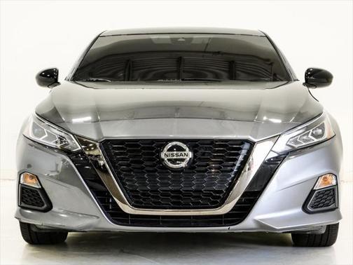 2022 Nissan Altima SR FWD