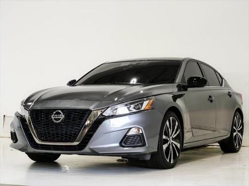 2022 Nissan Altima SR FWD