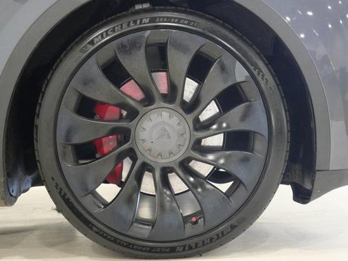 2022 Tesla Model Y Performance Dual Motor All-Wheel Drive