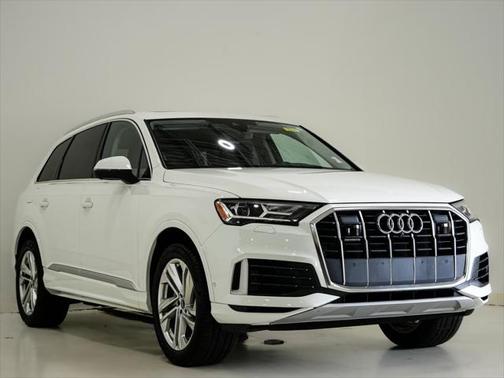 2022 Audi Q7 55 Premium Plus