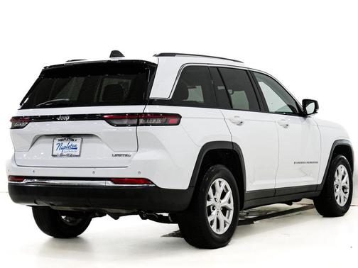Bright White Clearcoat 2023 Jeep Grand Cherokee Limited