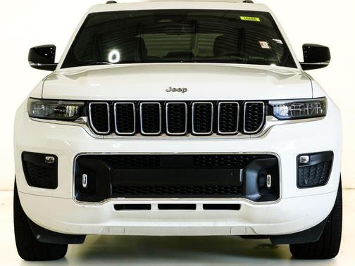 Bright White Clearcoat 2023 Jeep Grand Cherokee Overland