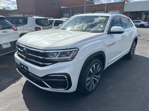 2022 Volkswagen Atlas Cross Sport 3.6L V6 SEL Premium R-Line