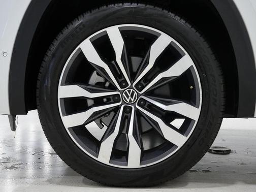 2022 Volkswagen Atlas Cross Sport 3.6L V6 SEL Premium R-Line