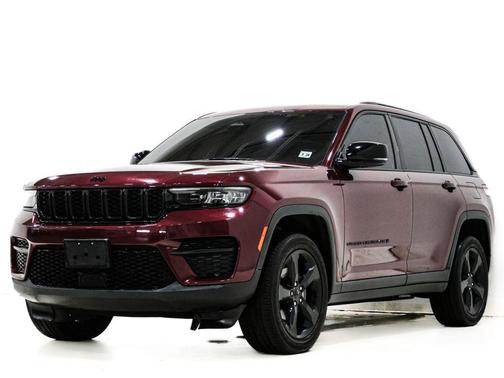 Velvet Red Pearlcoat 2023 Jeep Grand Cherokee Altitude