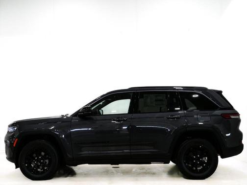 2026 Jeep Grand Cherokee Altitude