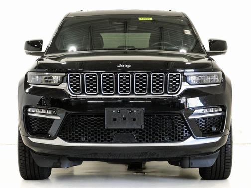 2022 Jeep Grand Cherokee Summit