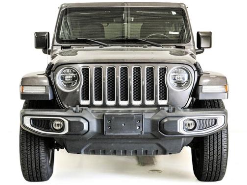Granite Crystal Metallic Clearcoat 2018 Jeep Wrangler Unlimited Sahara