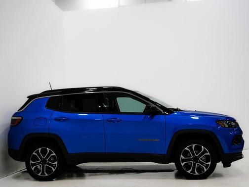 Laser Blue Pearlcoat 2022 Jeep Compass Limited