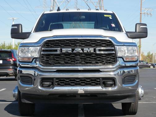 2024 RAM 3500 Tradesman Crew Cab 4x4 8' Box