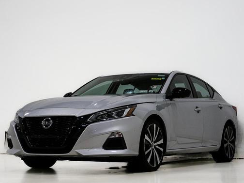 2022 Nissan Altima SR FWD