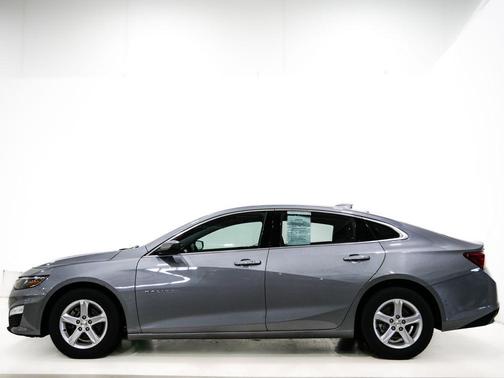 Sterling Gray Metallic 2023 Chevrolet Malibu FWD 1LT