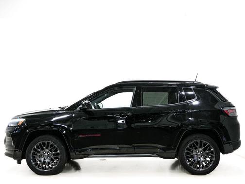Diamond Black Crystal Pearlcoat 2023 Jeep Compass (RED) Edition 4x4